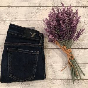 AMERICAN EAGLE DISTRESSED DENIM